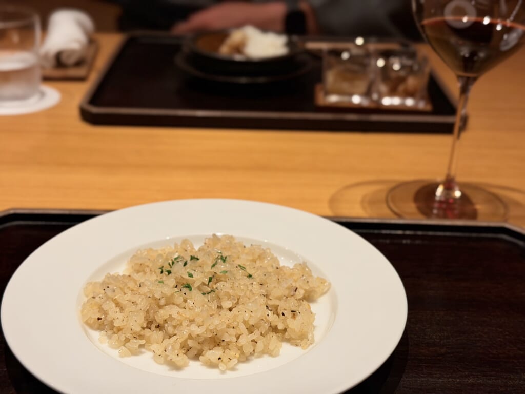 ガンツウ_夕食ダイニング_ガーリックライス