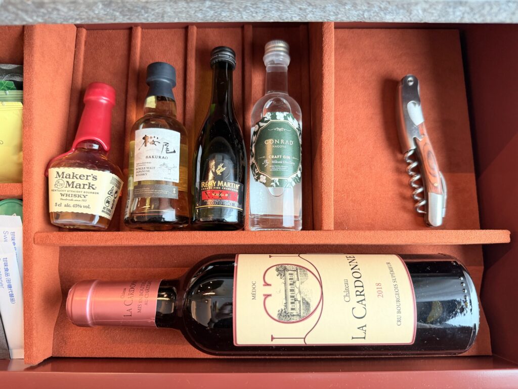 コンラッド名古屋_客室ミニバー_アルコール