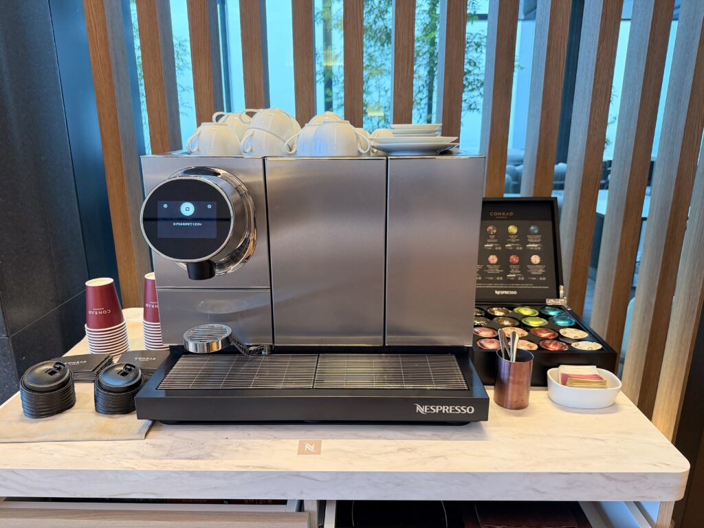 コンラッド名古屋_エグゼクティブラウンジ_コーヒーマシーン