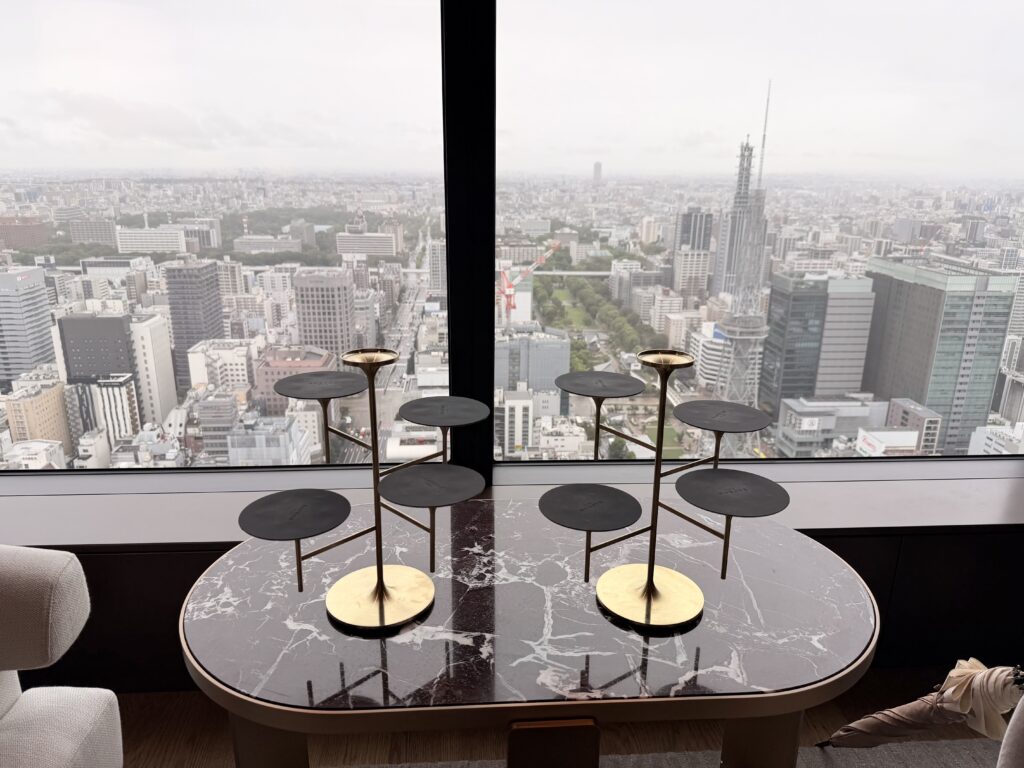 コンラッド名古屋_アフタヌーンティーの台座