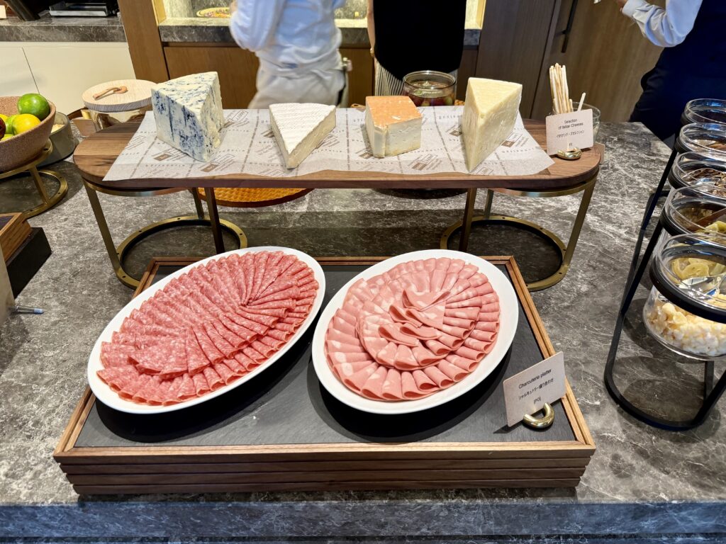 コンラッド名古屋_エグゼクティブラウンジ_イブニングカクテル_シェルキュトリー盛り合わせ