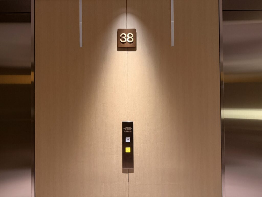 コンラッド名古屋_エレベーターホール