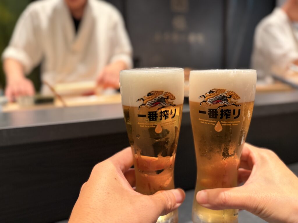 立ち食い寿司極_ビールで乾杯
